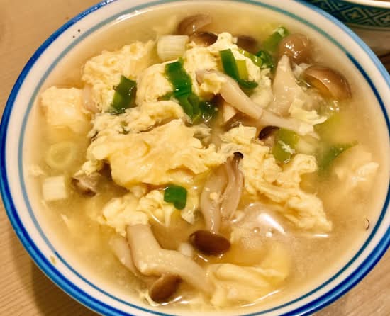 Potage aux champignon et oeufs/egg drop soup/蘑菇蛋花汤